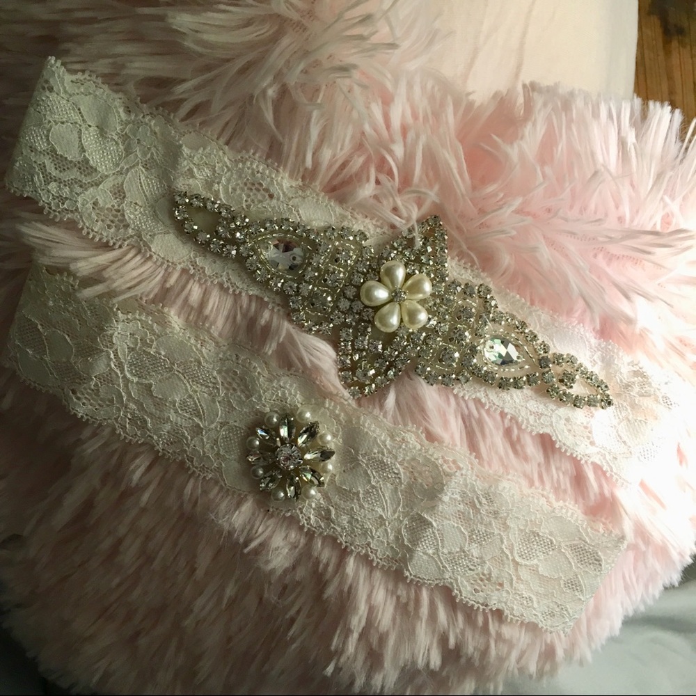 Beautiful crystal and pearl garter set for wedding